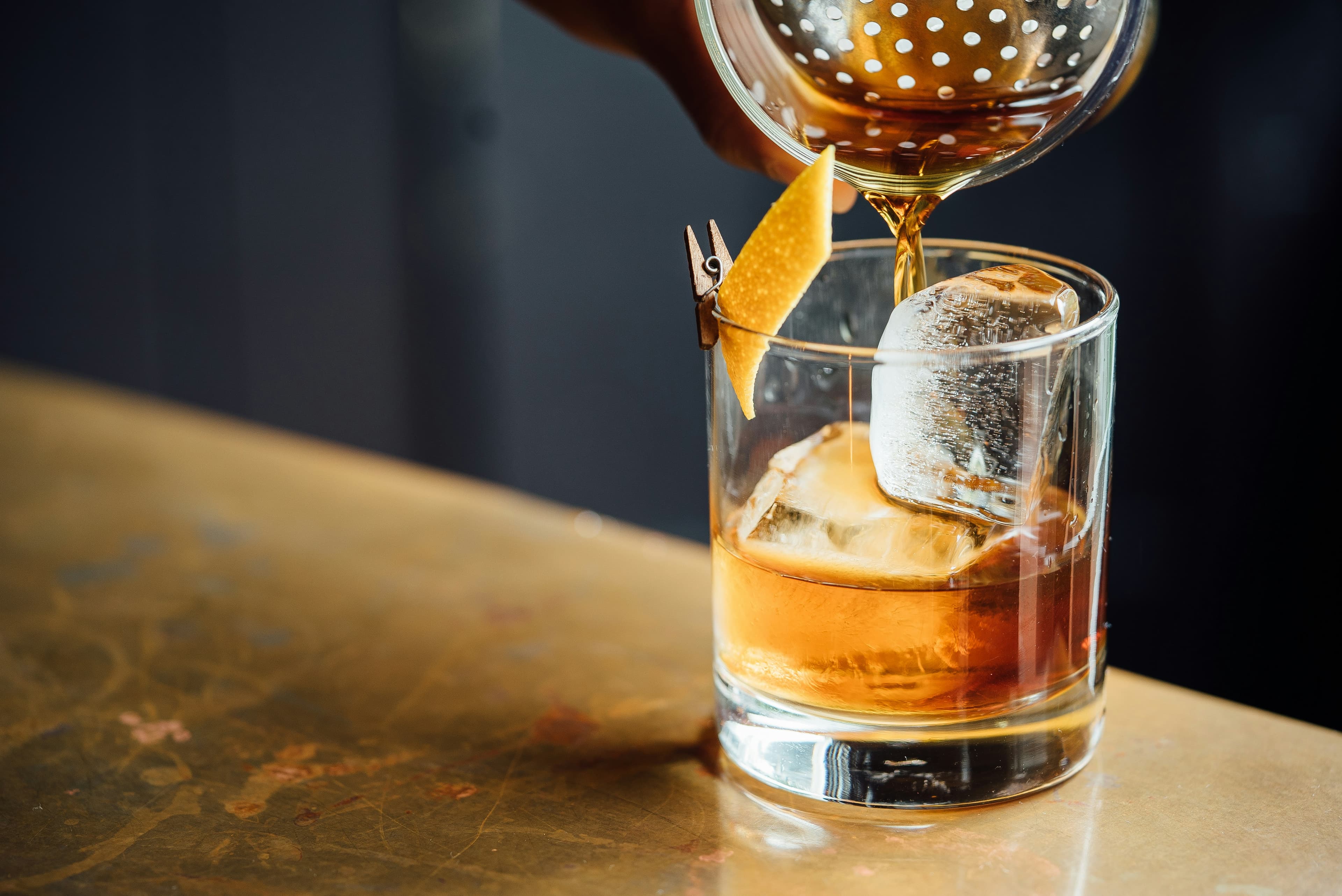 Bars-restaurants et cocktails à Genève : où dîner et boire un verre 2026
